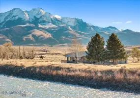 573 E River Rd, Emigrant, Montana 59027, Emigrant, Montana 59027, 3 Bedrooms Bedrooms, ,2 BathroomsBathrooms,Residential,For Sale,573 E River Rd, Emigrant, Montana 59027,0,408020